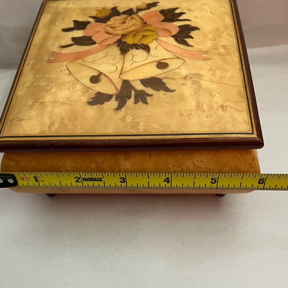 Floral Bells Wooden Inlay Music Box (Italy) - Picture 4 of 13